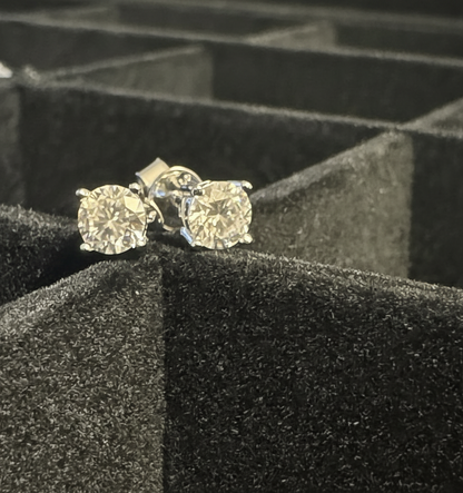 Classic Earrings (Clear or Black) 0.5 - 1ct Moissanite - J.Resilience
