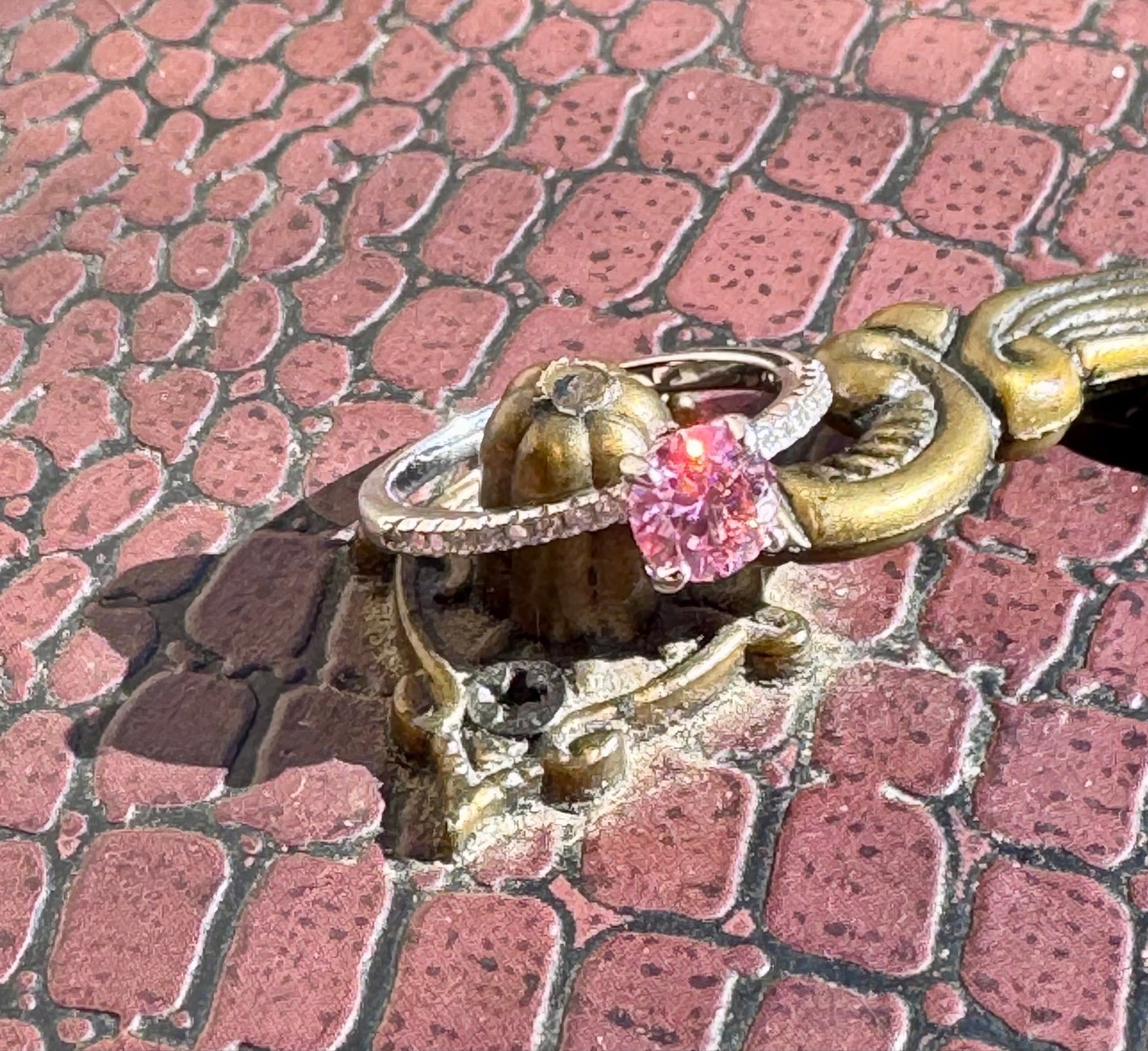 Sakura Pink Moissanite Ring 1ct - J.Resilience